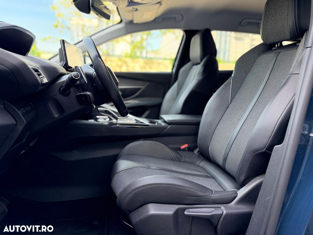 Peugeot 3008 PHEV 300 EAT8 4X4 Allure Pack - 12
