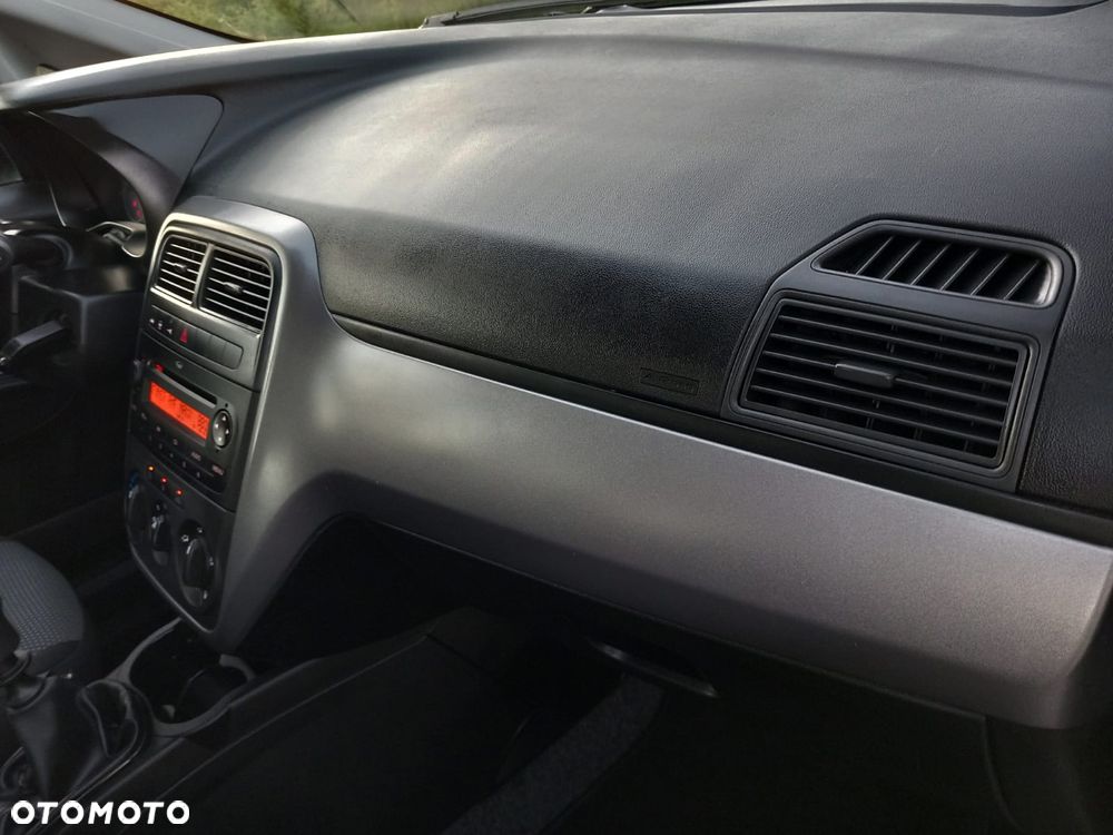 Fiat Grande Punto Actual 1.2 8V Estiva - 28