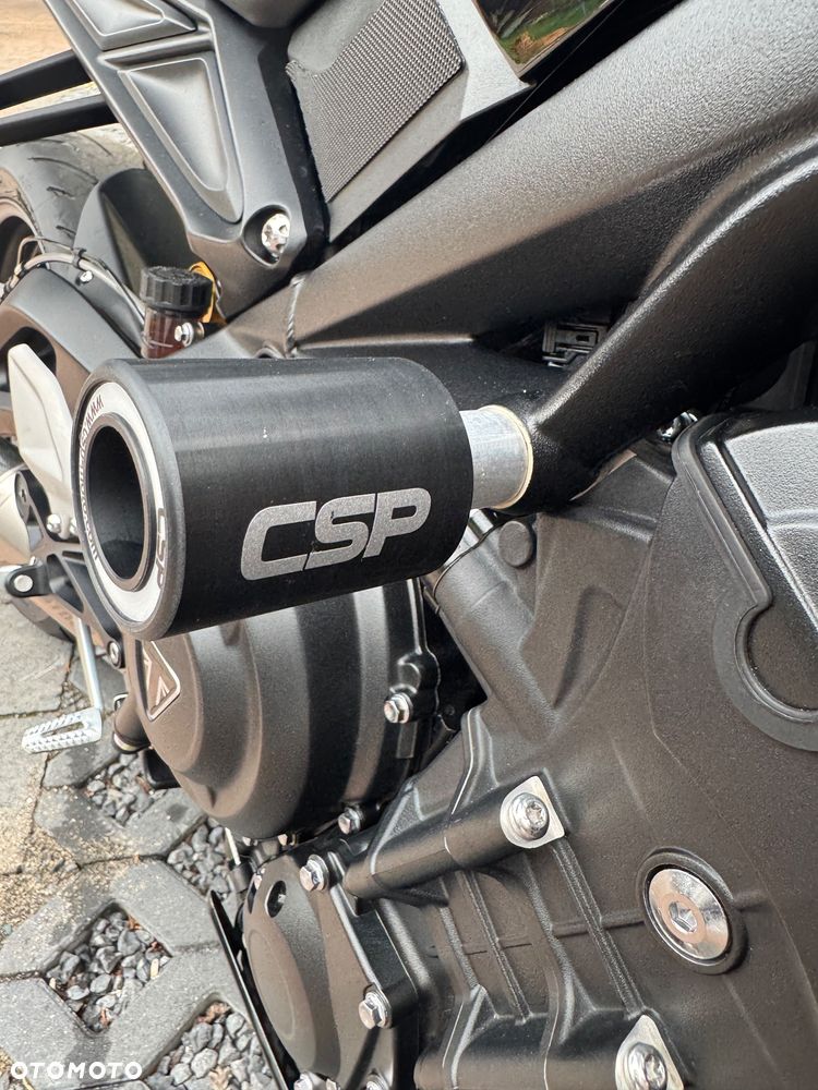 Triumph Street Triple - 11