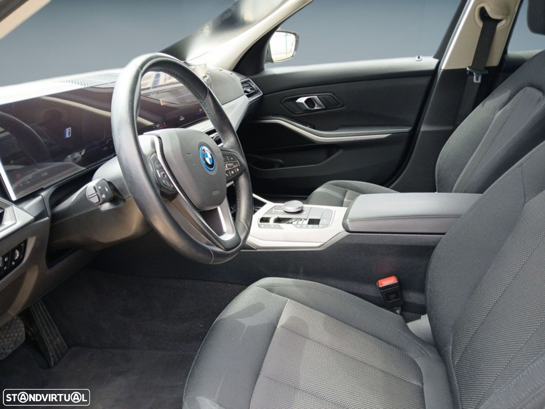 BMW 320 e Touring Auto - 11