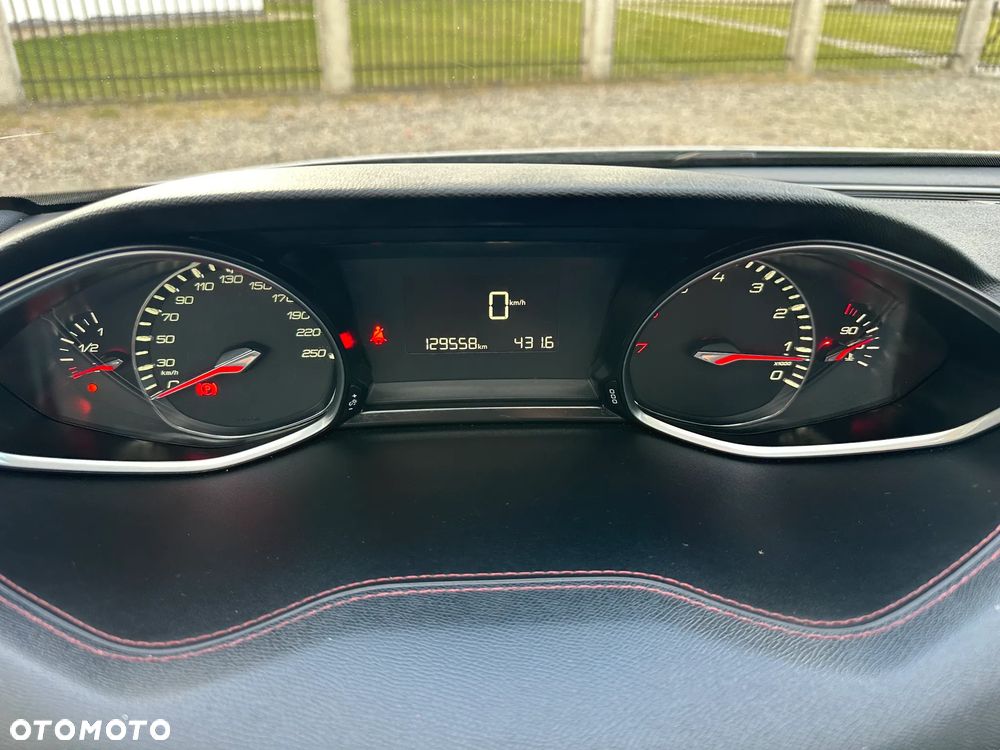 Peugeot 308 1.2 PureTech GPF GT Pack S&S - 31
