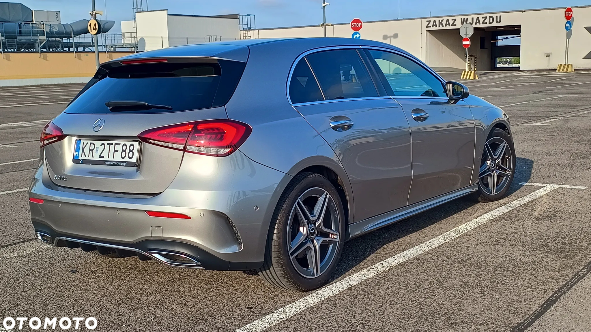 Mercedes-Benz Klasa A 200 AMG Line 7G-DCT - 4