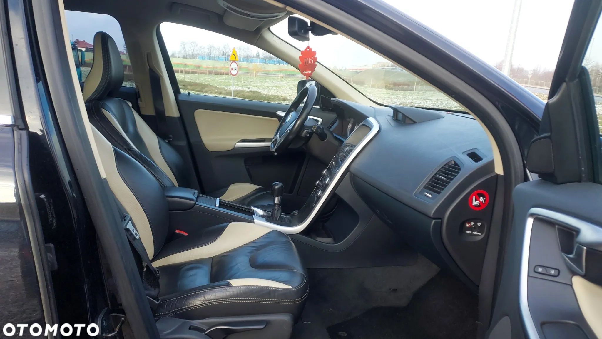 Volvo XC 60 D3 R-Design - 14