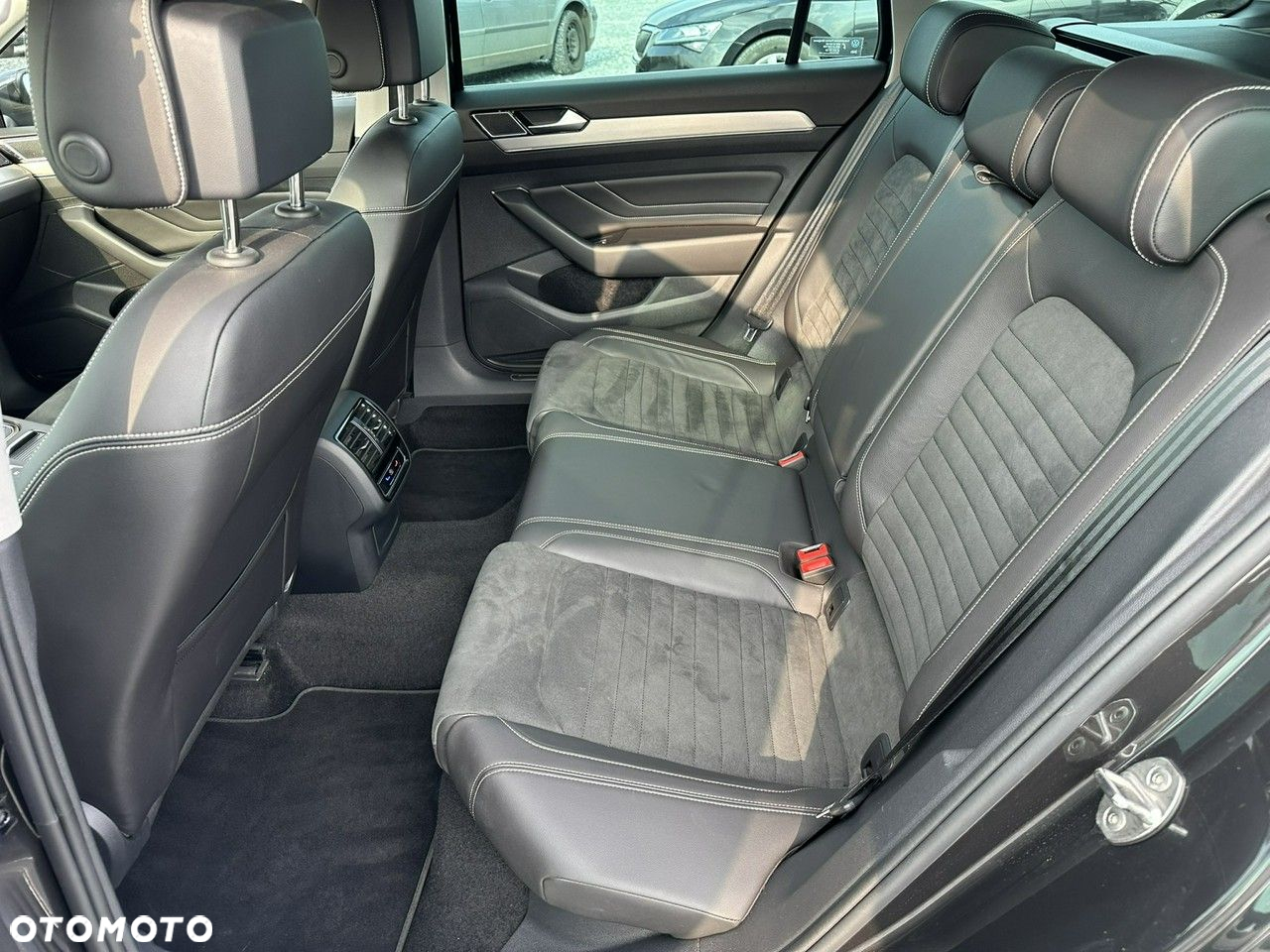 Volkswagen Passat 2.0 TDI EVO Elegance DSG - 33