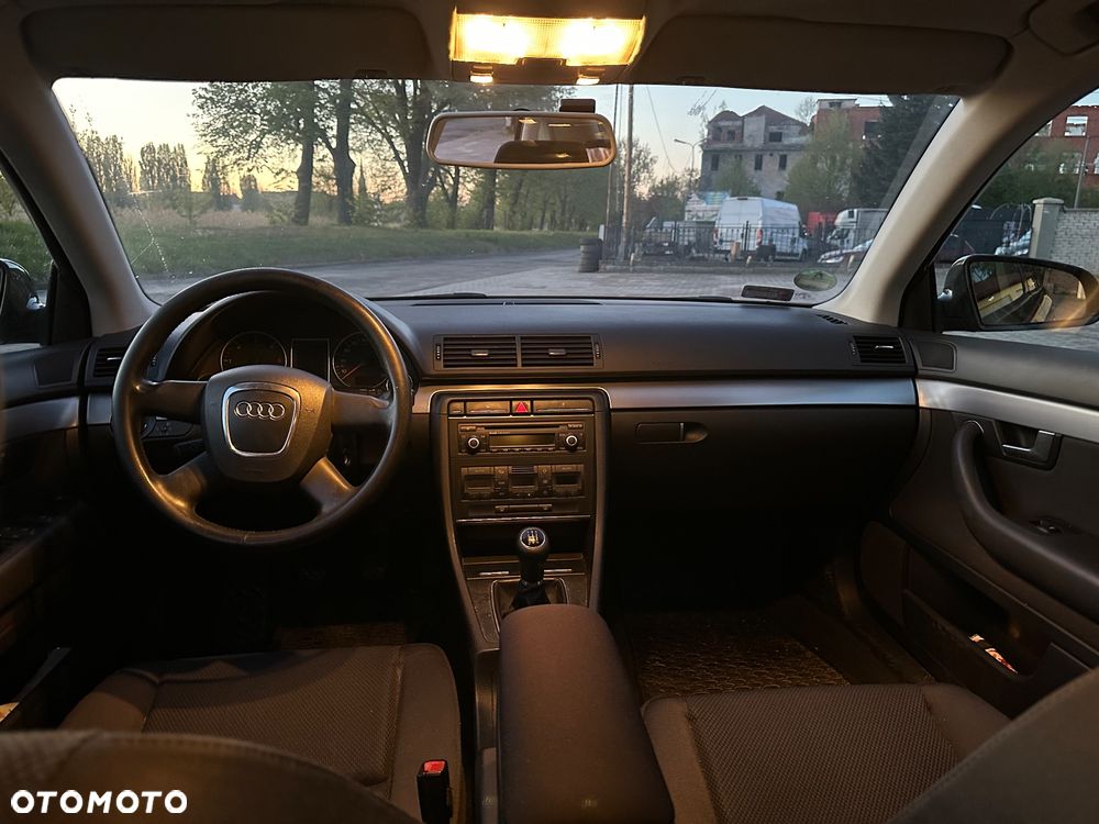 Audi A4 Limousine - 12