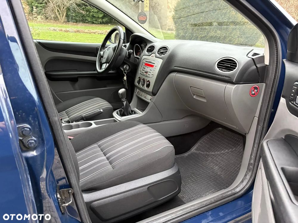 Ford Focus 1.4 16V Ambiente - 11