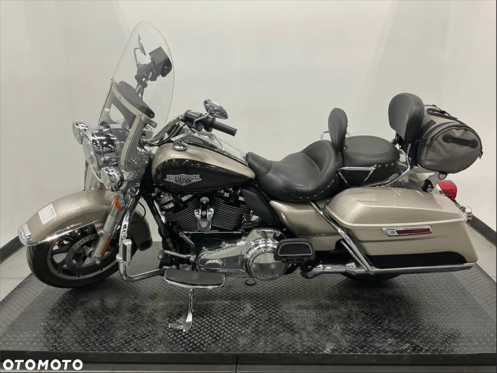 Harley-Davidson Touring Road King - 3