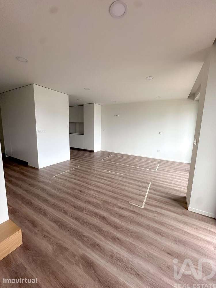 Duplex T2 em Feitosa de 62,5 m2 - Grande imagem: 2/17