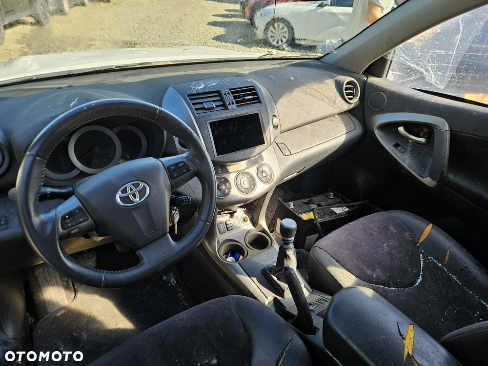 Toyota RAV4 2.2 D-4D 4x2 Travel - 6