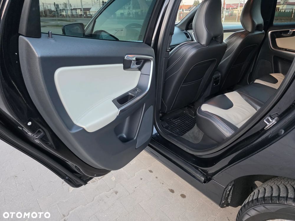 Volvo XC 60 D4 Drive-E Summum - 25