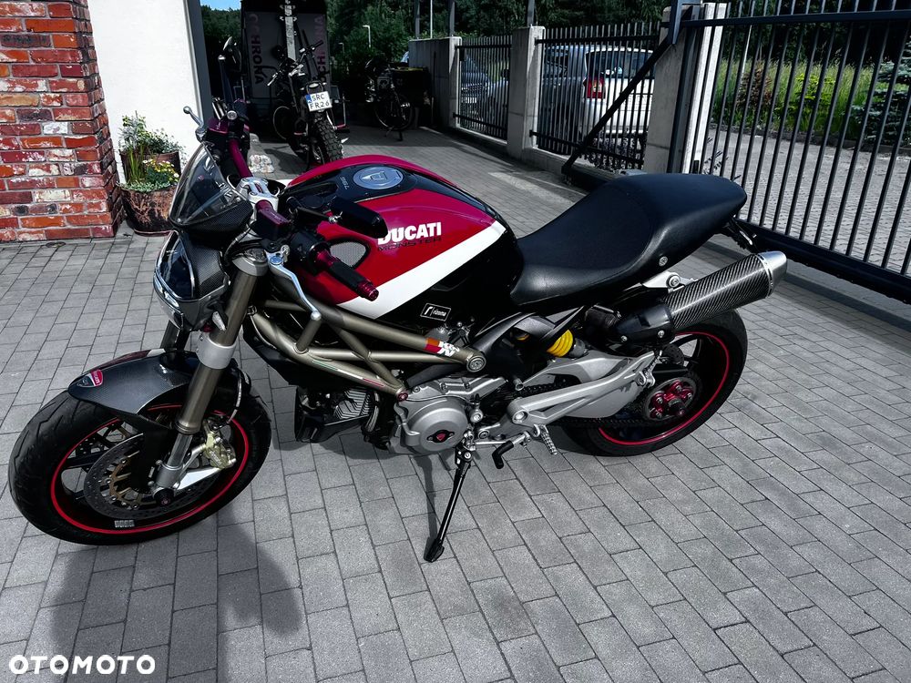 Ducati Monster - 1