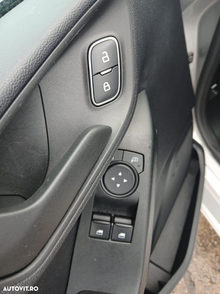 Ford Fiesta 1.0 EcoBoost 7DCT mHEV Trend Connected - 9