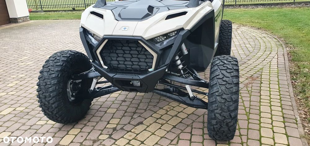 Polaris RZR - 12