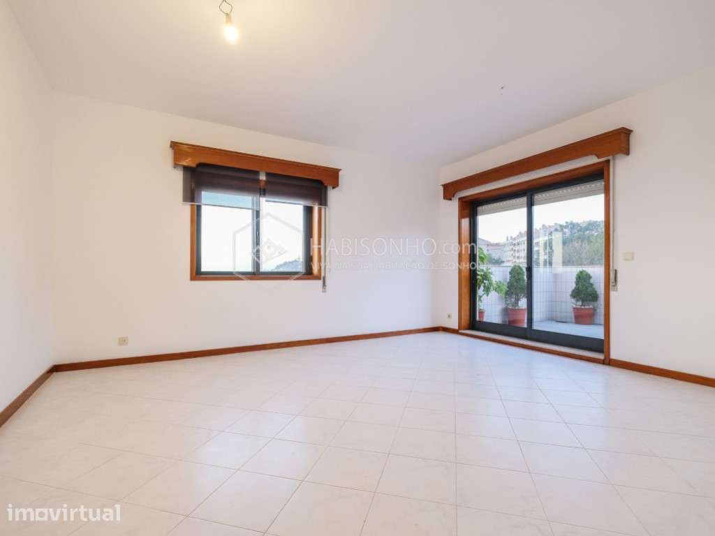 Apartamento T2 | Mafamude | Vila Nova de Gaia - Grande imagem: 2/18