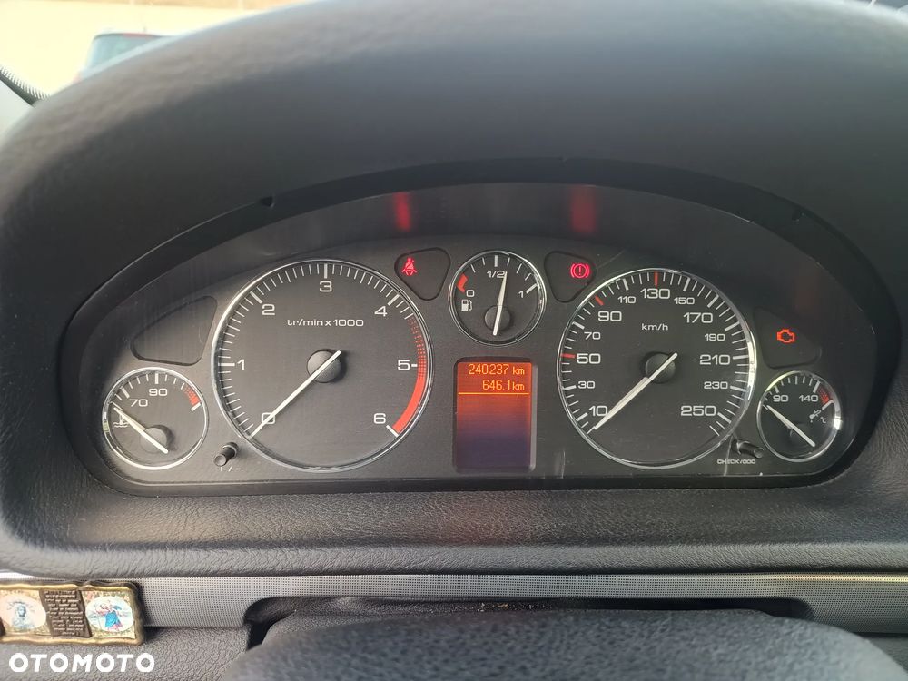 Peugeot 407 ver-2-0-hdi-premium-navtech - 5
