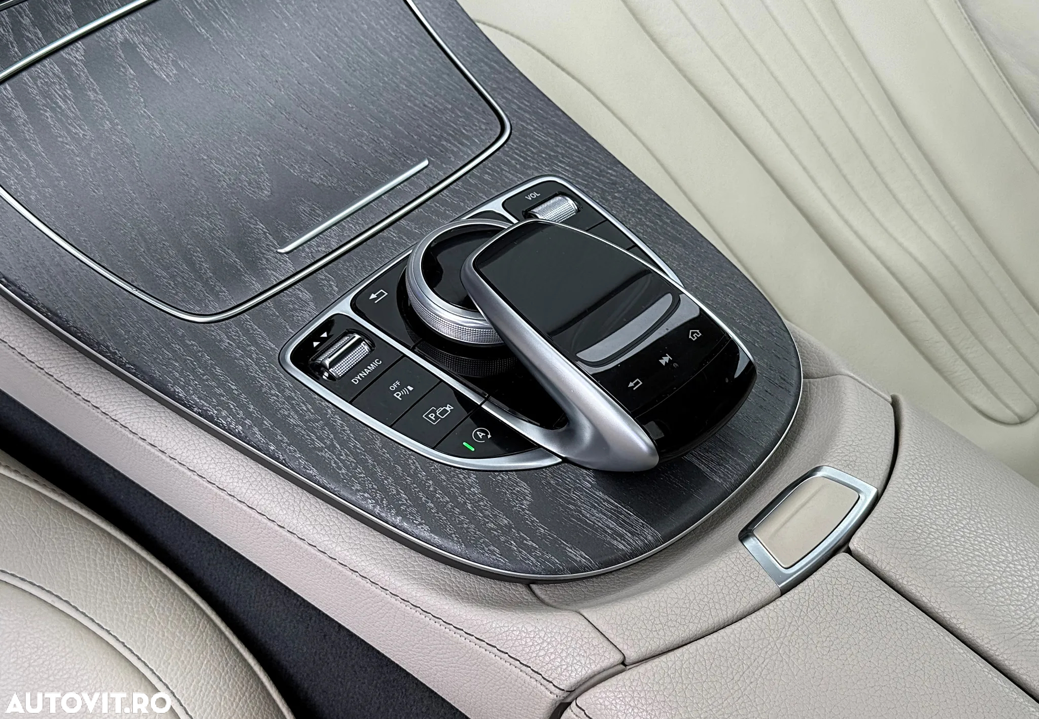 Mercedes-Benz CLS 350 d 4Matic 9G-TRONIC AMG Line - 23