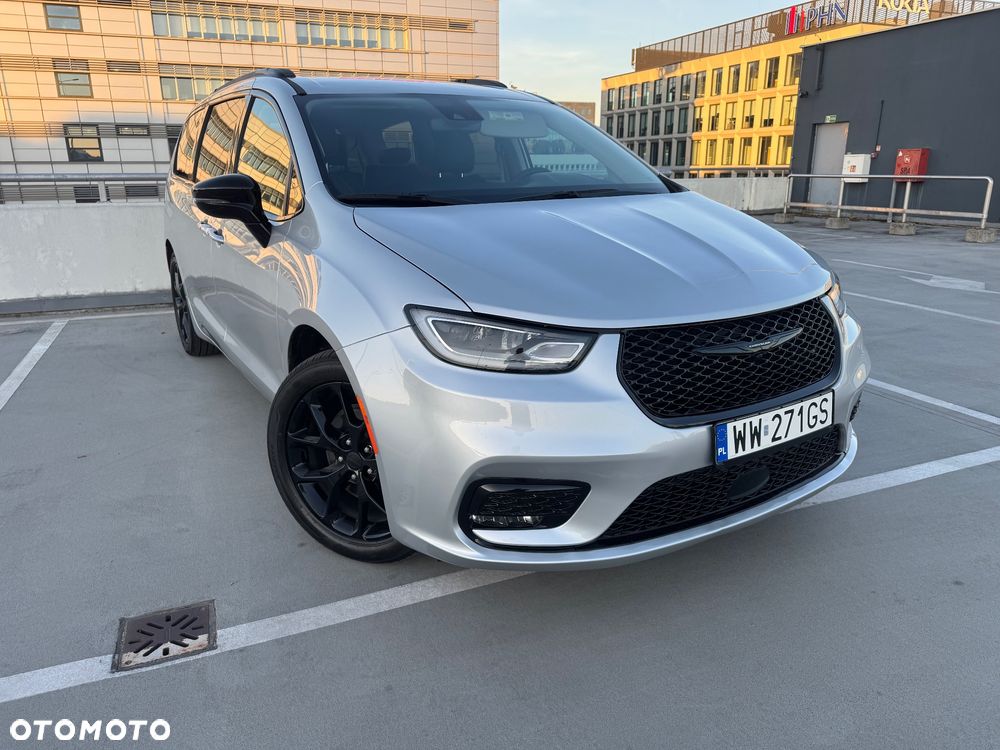 Chrysler Pacifica - 1