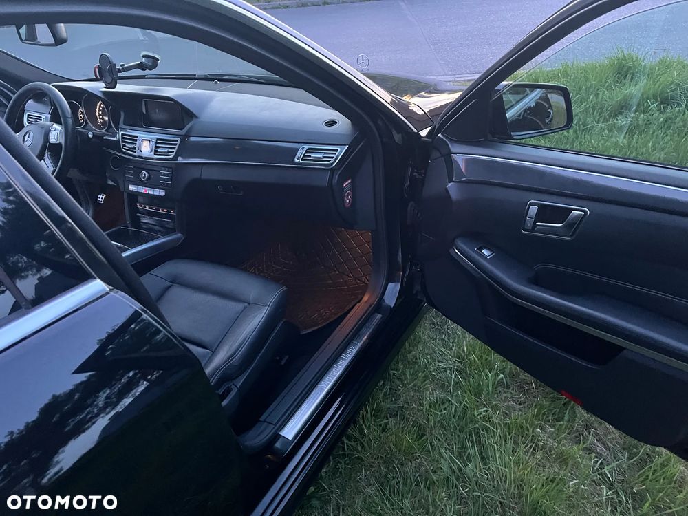 Mercedes-Benz Klasa E 220 BlueTEC 4Matic 7G-TRONIC - 14