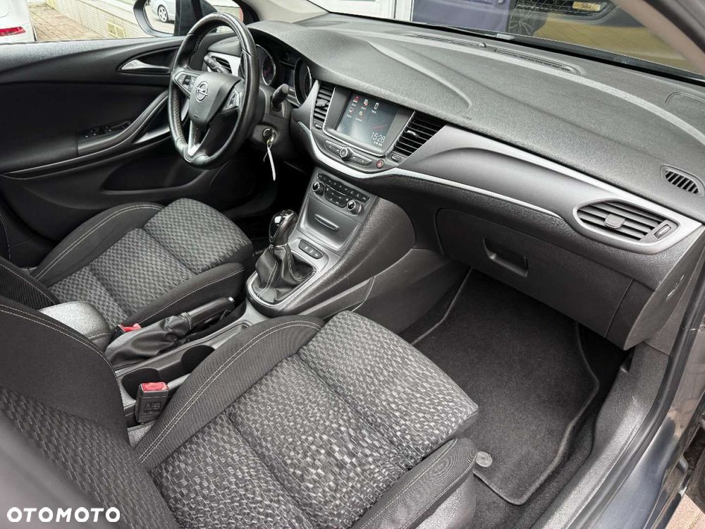 Opel Astra 1.4 Turbo Innovation - 24
