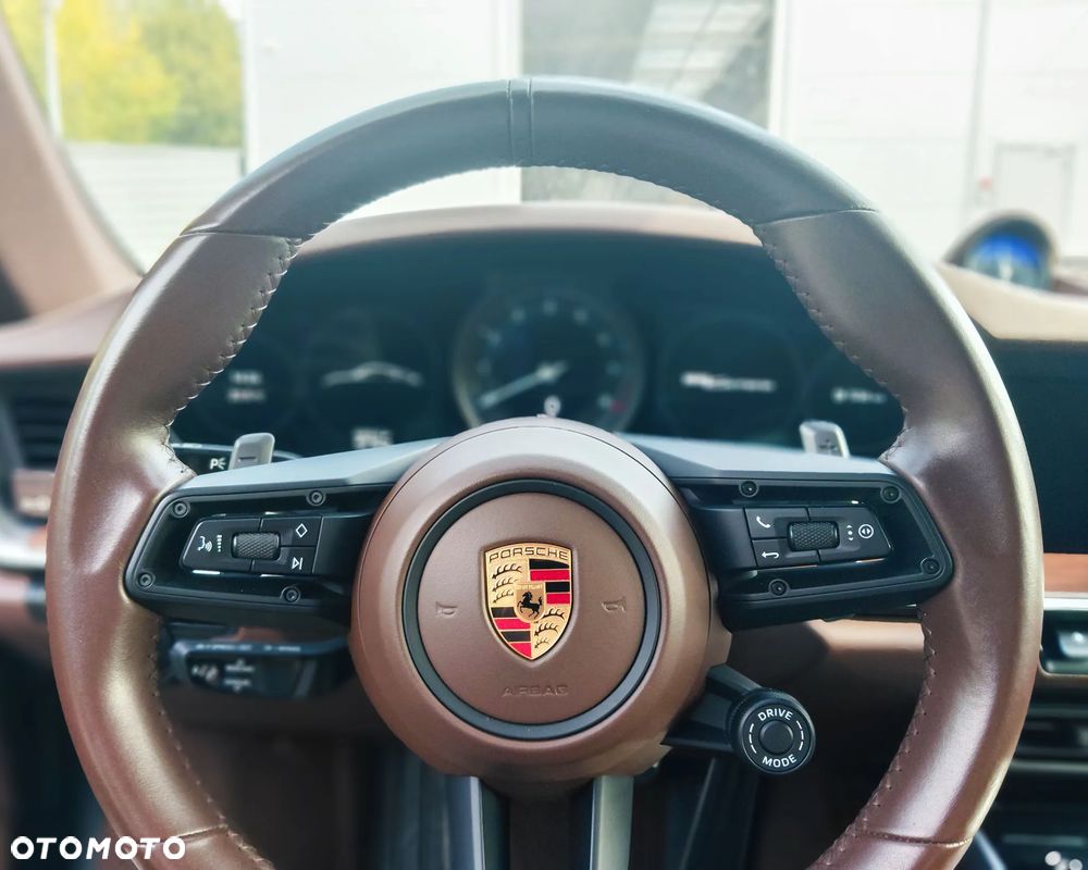 Porsche 911 Carrera - 21