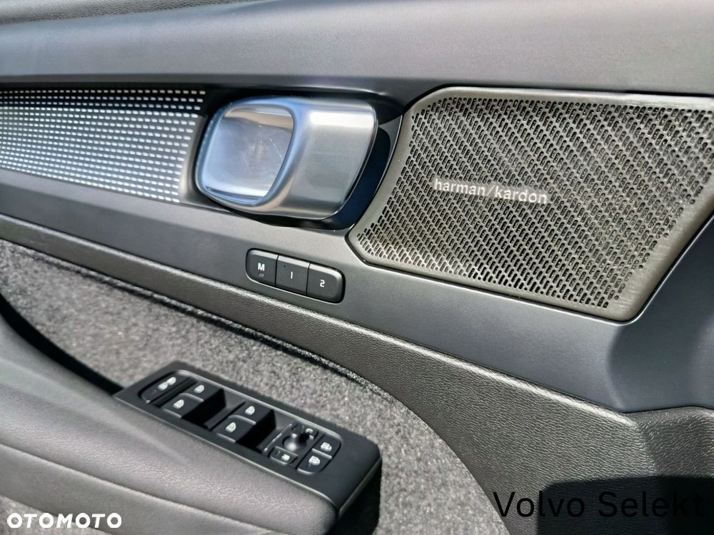 Volvo XC 40 - 25