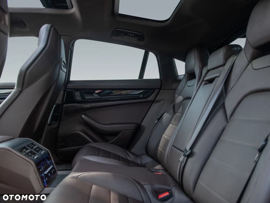 Porsche Panamera 4 - 16