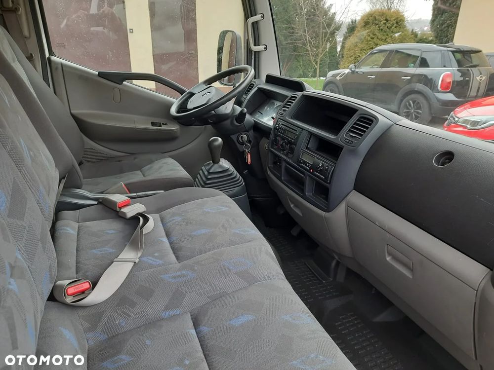 Renault Maxity 130 dxi - 6