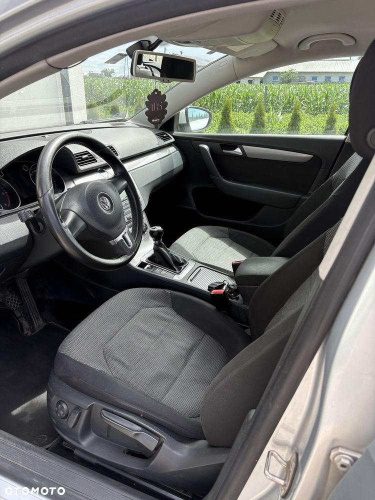 Volkswagen Passat - 5