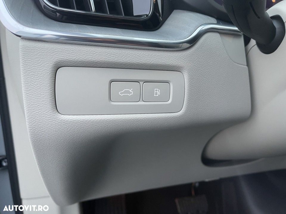 Volvo XC 60 T8 AWD AT PHEV Plus Bright - 20