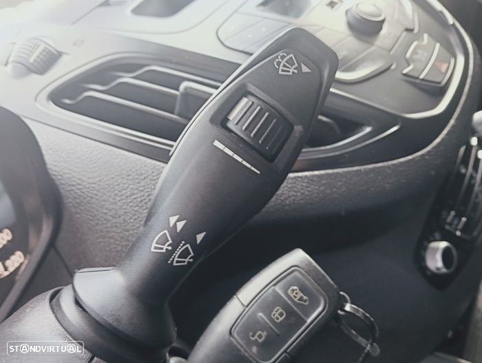 Ford Transit Courier - 36