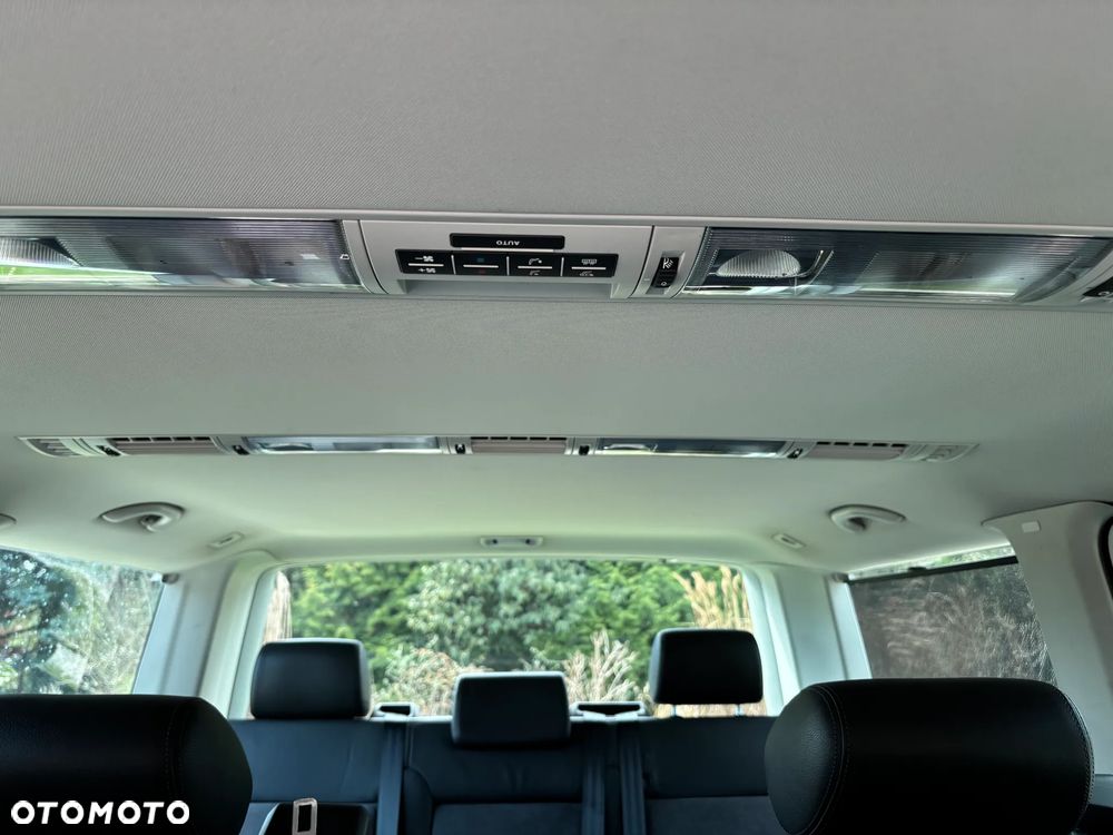 Volkswagen Multivan - 18