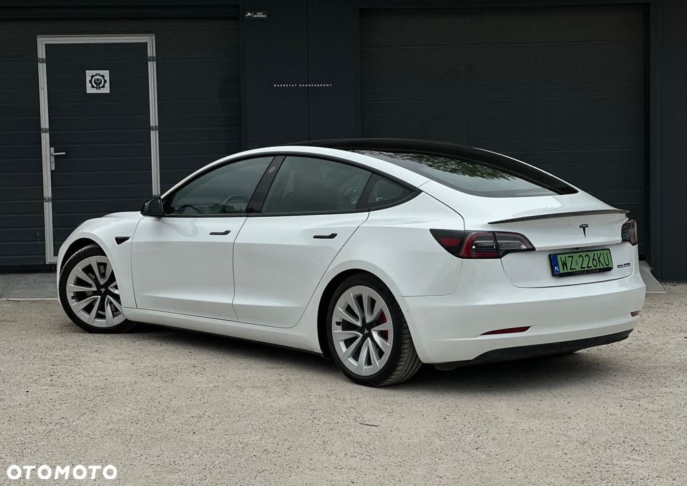 Tesla Model 3 - 3