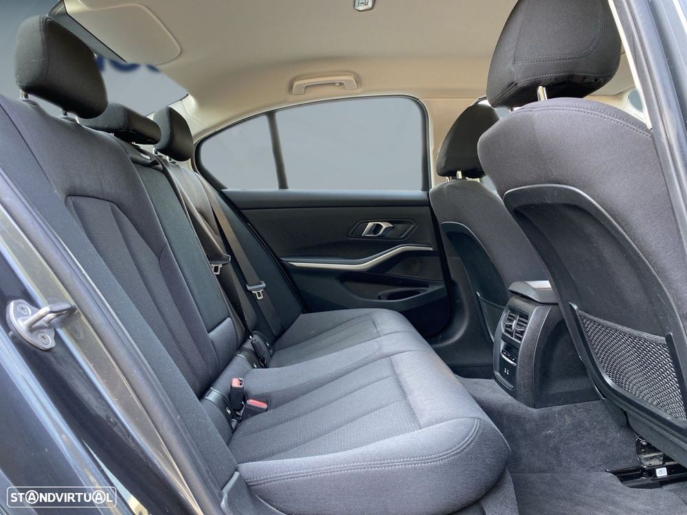 BMW 330 e Auto - 16