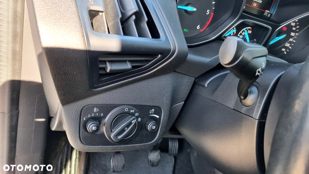 Ford Kuga 2.0 TDCi 2x4 Cool & Connect - 18