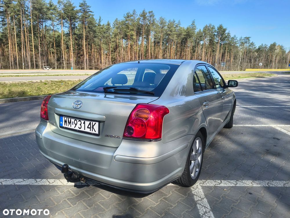 Toyota Avensis 1.8 VVT-i Sol - 5