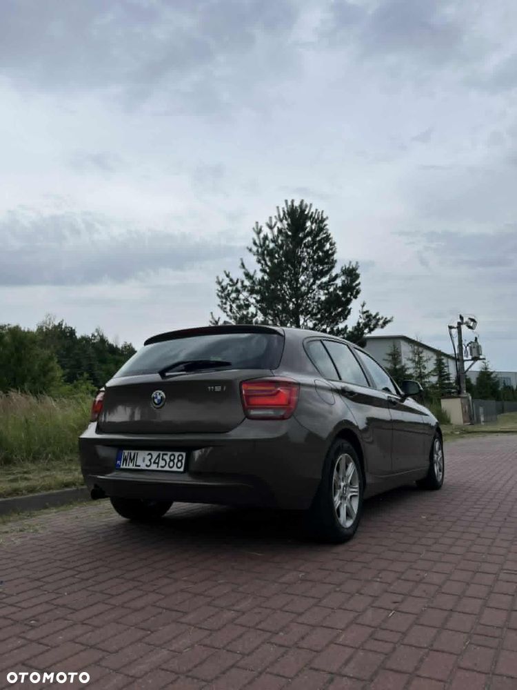 BMW Seria 1 116i - 10
