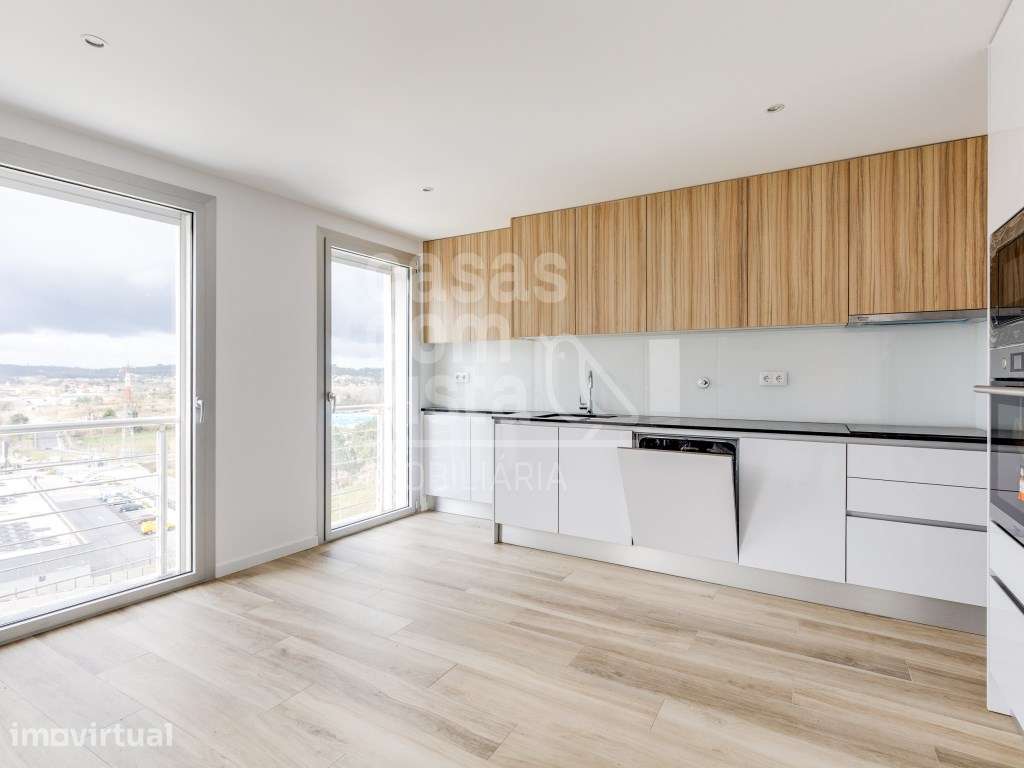 Apartamento T4 de arquitetura moderna junto da cidade, Pombal -Leiria - Grande imagem: 3/39