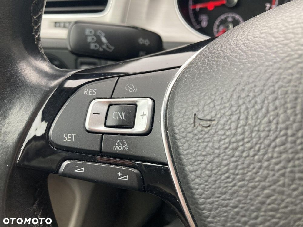 Volkswagen Golf 1.2 TSI BMT Comfortline - 11