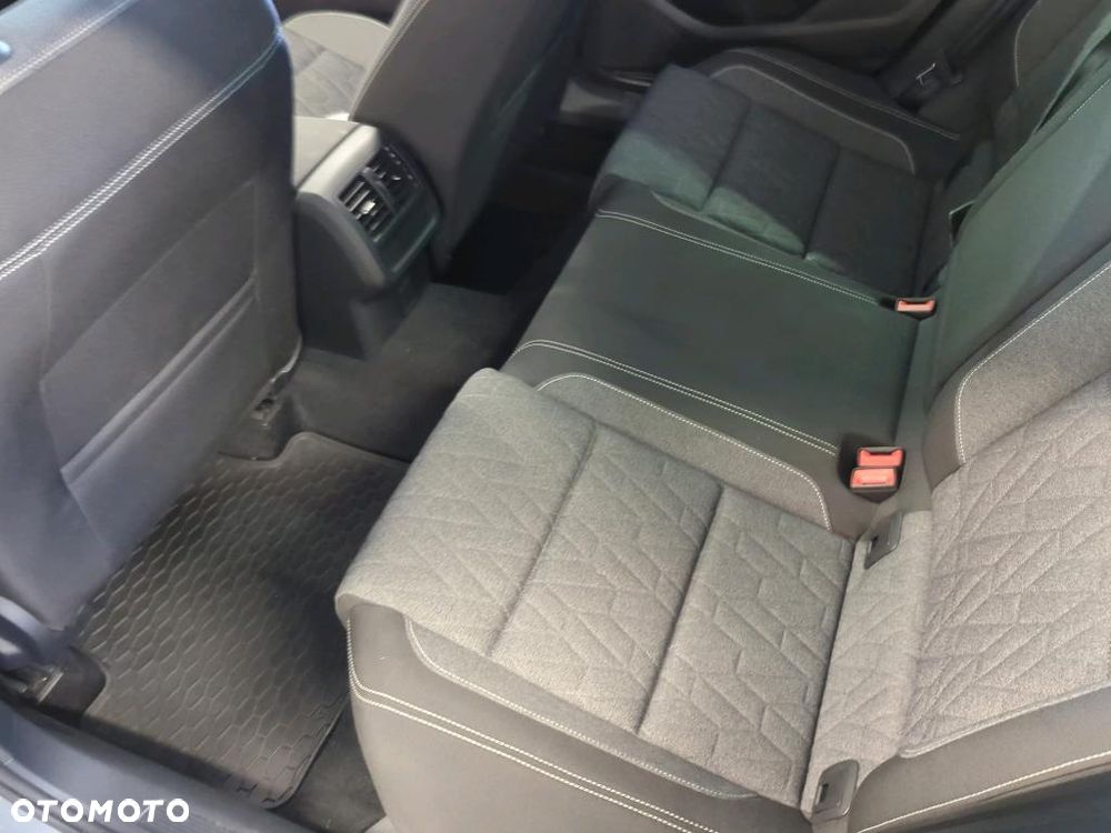 Volkswagen Passat - 17