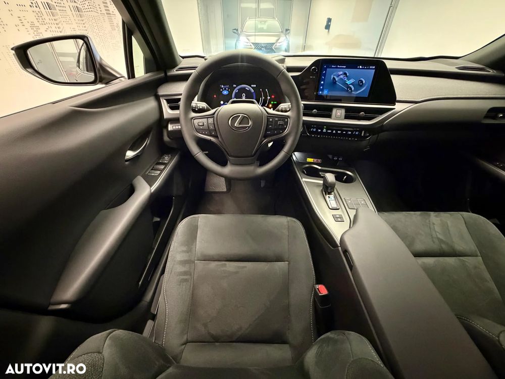 Lexus UX 300h AWD CVT HEV Business - 13