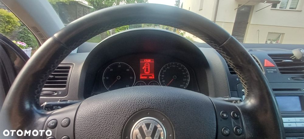 Volkswagen Golf 1.9 TDI DPF Comfortline - 9