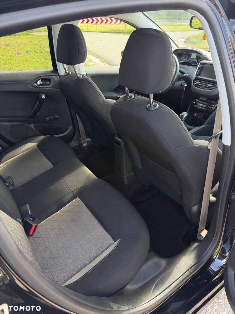 Peugeot 208 1.2 PureTech Active - 16