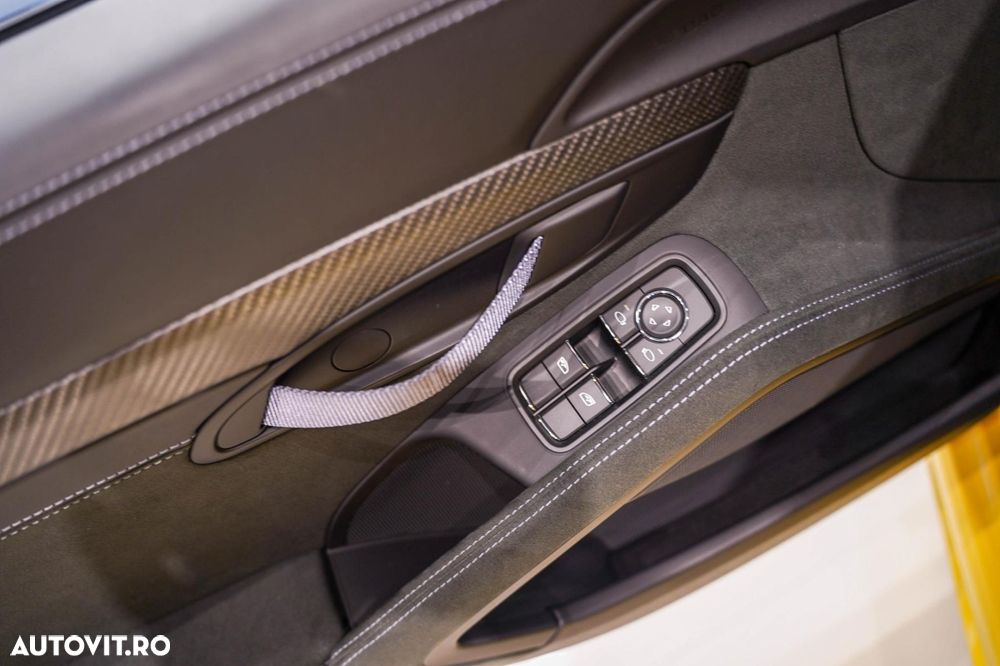 Porsche Cayman 718 GT4 RS - 9