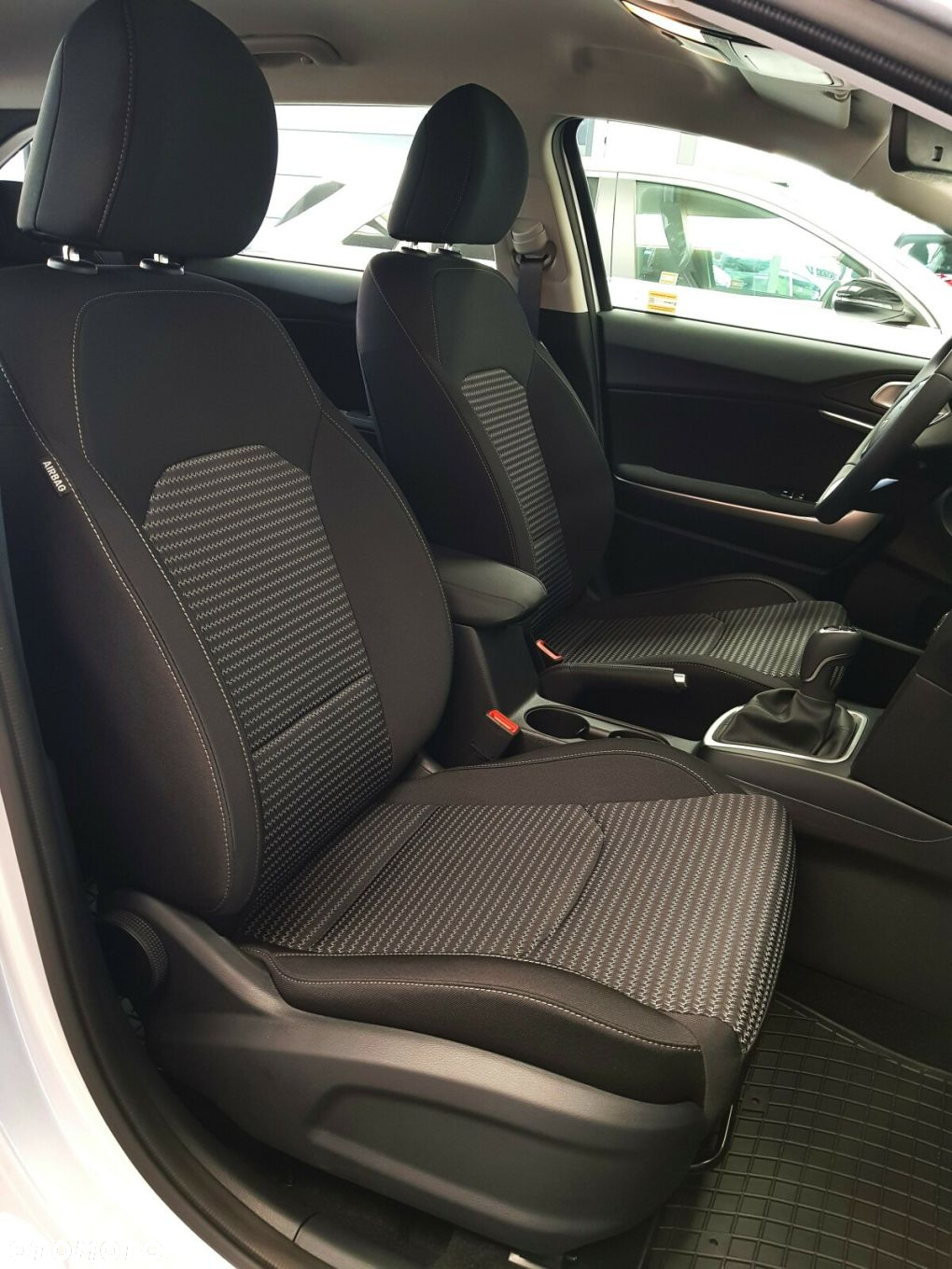 Kia Ceed - 28