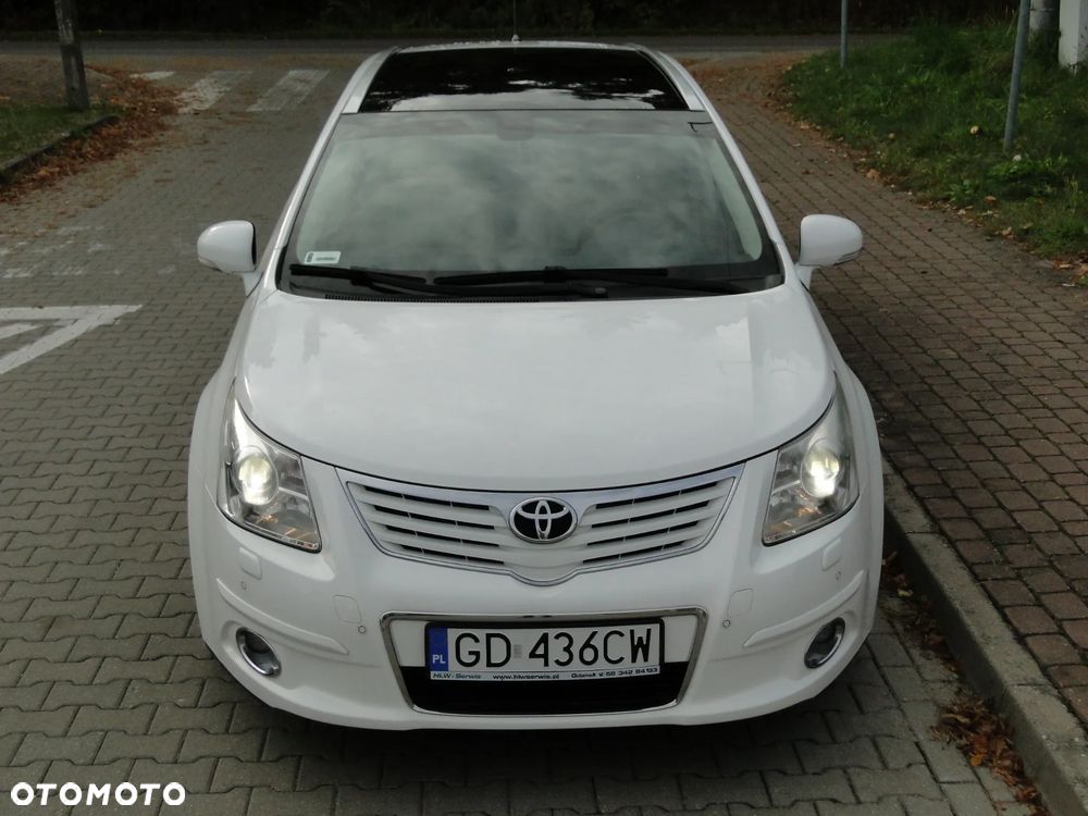 Toyota Avensis 2011 photo 2