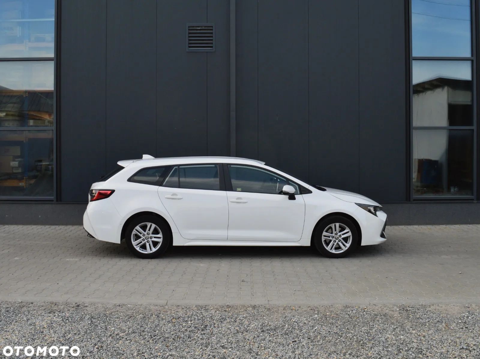 Toyota Corolla 2.0 Hybrid Comfort - 1