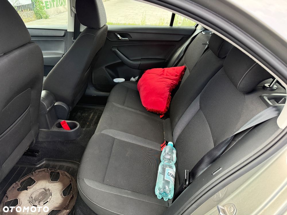 Skoda RAPID 1.2 TSI Ambition Max - 19