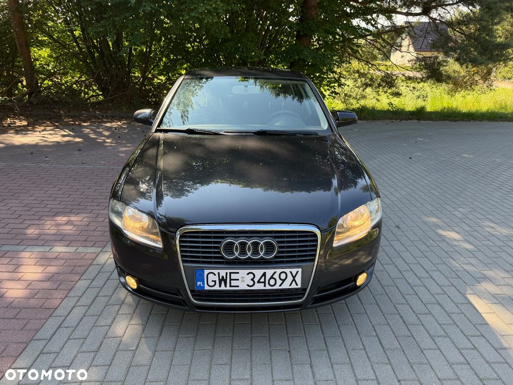Audi A4 Limousine - 4