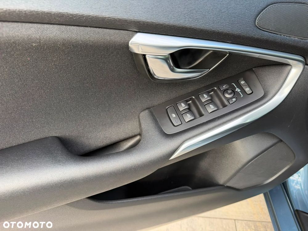 Volvo V40 D2 Summum - 16