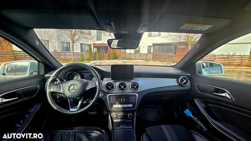 Mercedes-Benz GLA 180 7G-DCT - 7